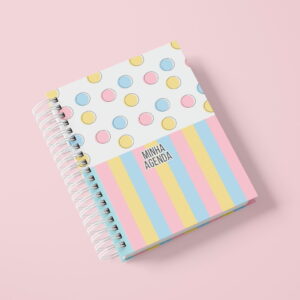 Agenda espiral com capa de bolinhas e listras pastel, texto "MINHA AGENDA".