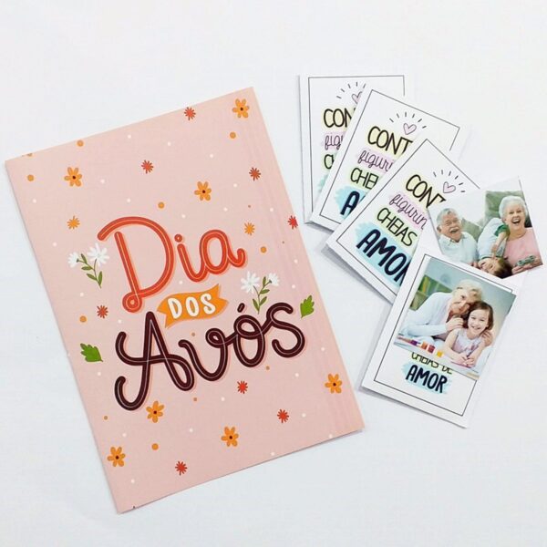 Álbum de Figurinhas Dia dos Avós - Arquivo Digital