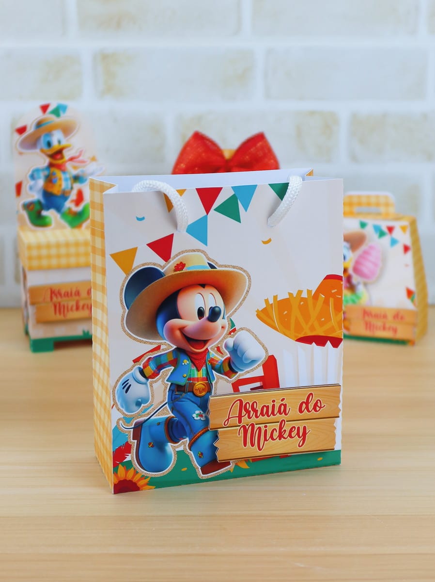Arquivo de Corte Arraiá da Turma do Mickey Studio 4 Sacola de papel decorada com tema de festa junina com personagem e bandeirinhas