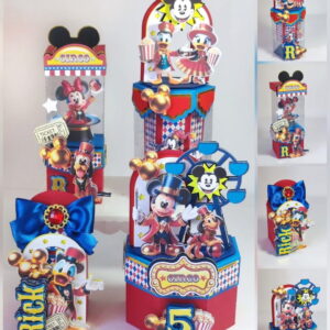Arte digital de caixas decorativas com tema de circo e personagens variados.