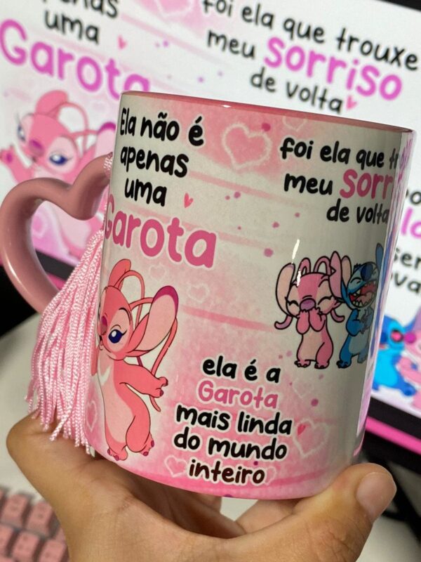 Arte Caneca Ela Não É Apenas Uma Garota - Angel Stitch
