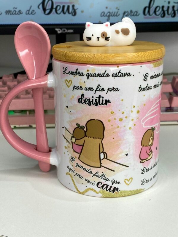 Arte Caneca Era Mão de Deus - Arquivo Digital
