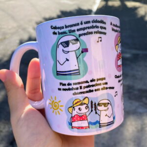 Arte digital com memes e frases humorísticas sobre lazer e vida adulta.