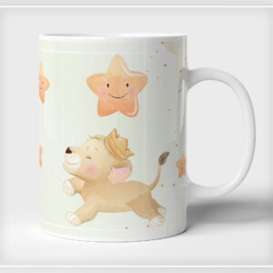 Caneca com ilustração de filhote de leão sorridente usando coroa e estrelas.