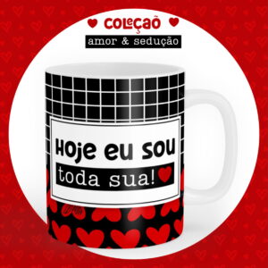 Caneca branca com estampa quadriculada, corações e frase romântica. Coleção digital.