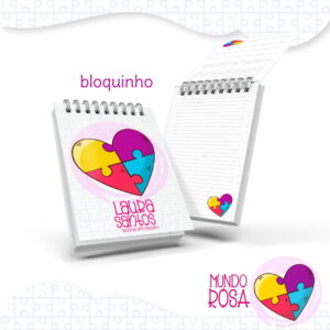 Arte digital de bloquinhos com estampa de coração de quebra-cabeça colorido.