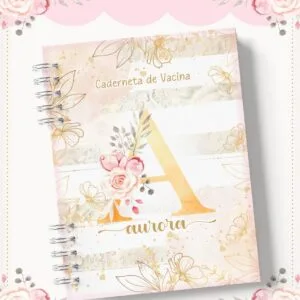 Caderneta espiral com capa decorada com flores, folhagens douradas e letras grandes.