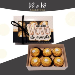 Duas caixas de presente com chocolates dourados e a frase 'MELHOR VOVO do mundo'.