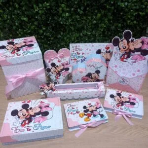 Caixinhas Mickey e Minnie Namorados - Studio 5 Caixinhas Mickey e Minnie Namorados - Studio