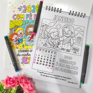 Calendário de janeiro para colorir com desenhos infantis e canetas hidrográficas ao redor.