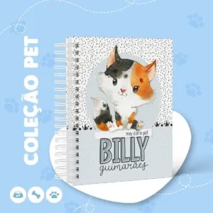 Caderno espiral com ilustração de gato tricolor e fundo azul com patinhas.