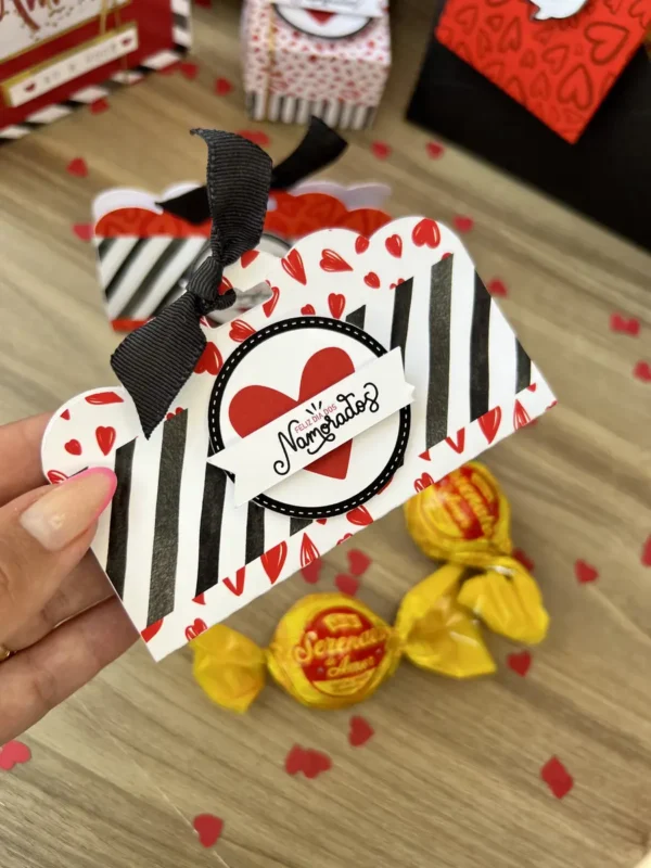 Celebre o Amor com Arquivos de Corte Temáticos