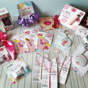 Designs digitais para presentes femininos com mensagens de empoderamento e flores variadas.