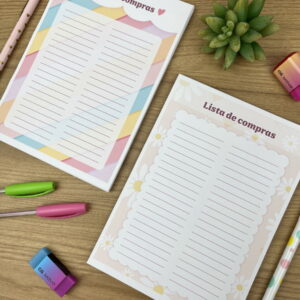 Dois designs de listas de compras: um com formas coloridas e outro com margaridas.