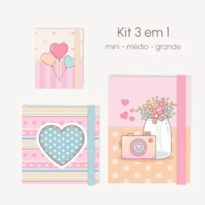 Três cadernos decorados em tons pastéis com estampas delicadas e fechamento elástico lateral.