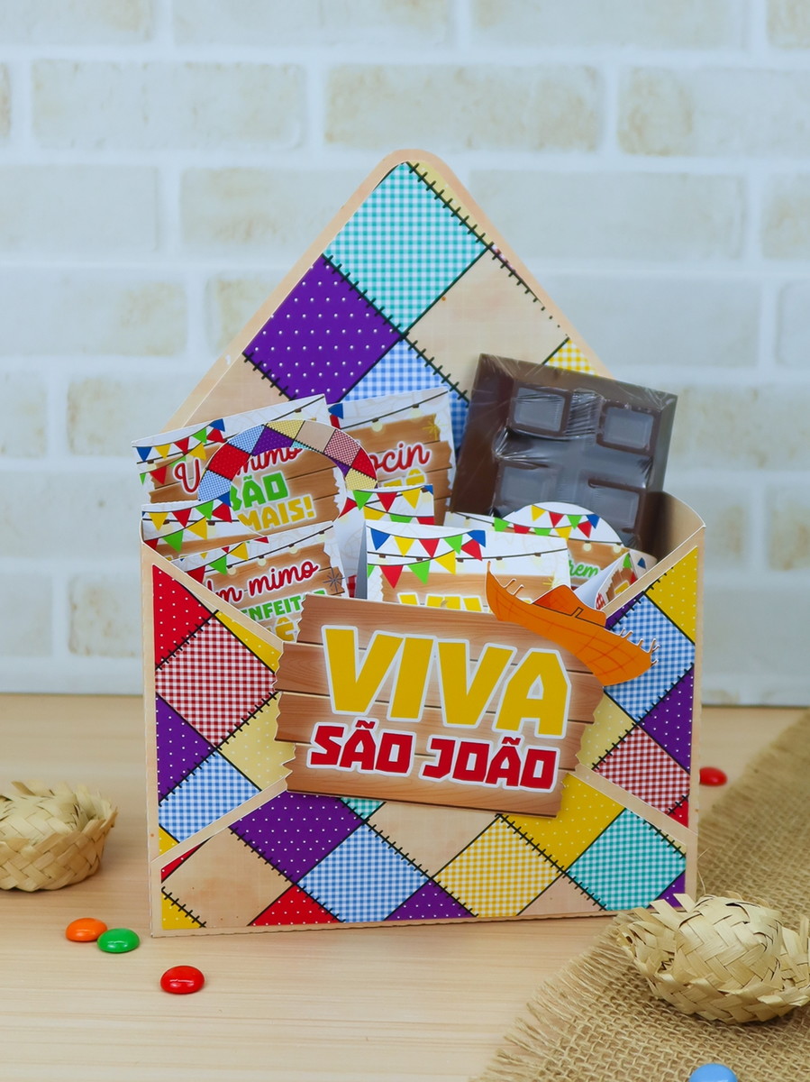 Kit digital Festa Junina Studio para lembrancinhas 1 Caixa colorida decorada com tema festivo contendo doces e chocolates.