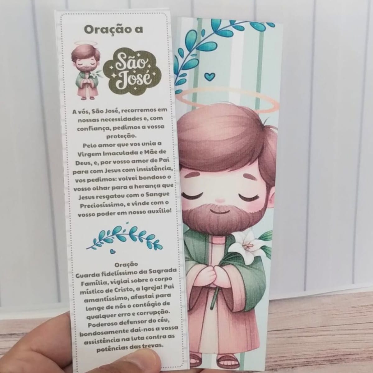 Kit Digital Lembrancinha São José para Imprimir e Cortar 3 Dois marcadores de página com ilustrações religiosas e textos impressos.