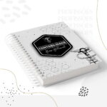 Arte digital de capa de caderno de contabilidade com espiral branca e detalhes geométricos.