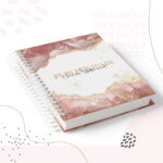Arte digital de capa para caderno com design abstrato rosa e dourado, PUBLICIDADE.