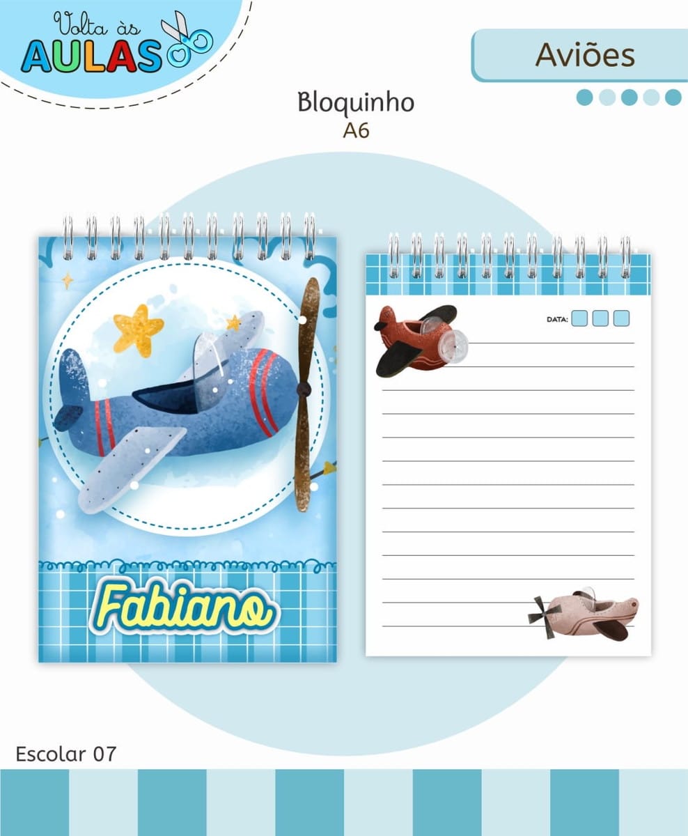 Kit Escolar Tema Aviões Arquivo Digital para Sublimação 4 Dois bloquinhos de anotações com tema de aviões e fundo azul.
