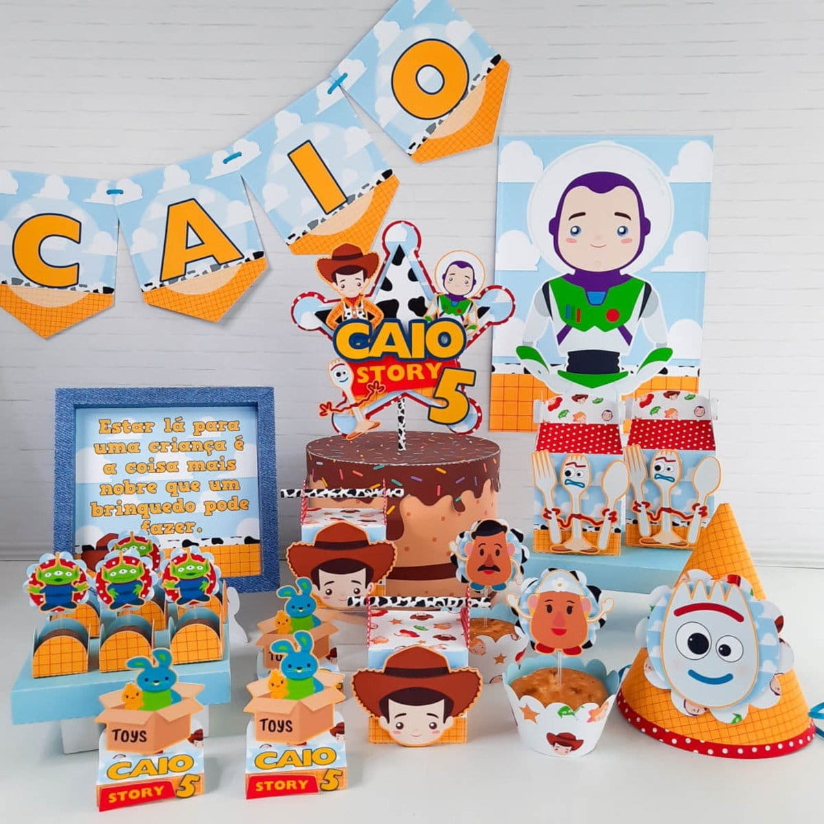 Kit Festa Só um bolinho Toy Story - Arquivo Digital 1 Kit Festa Só um bolinho Toy Story - Arquivo Digital