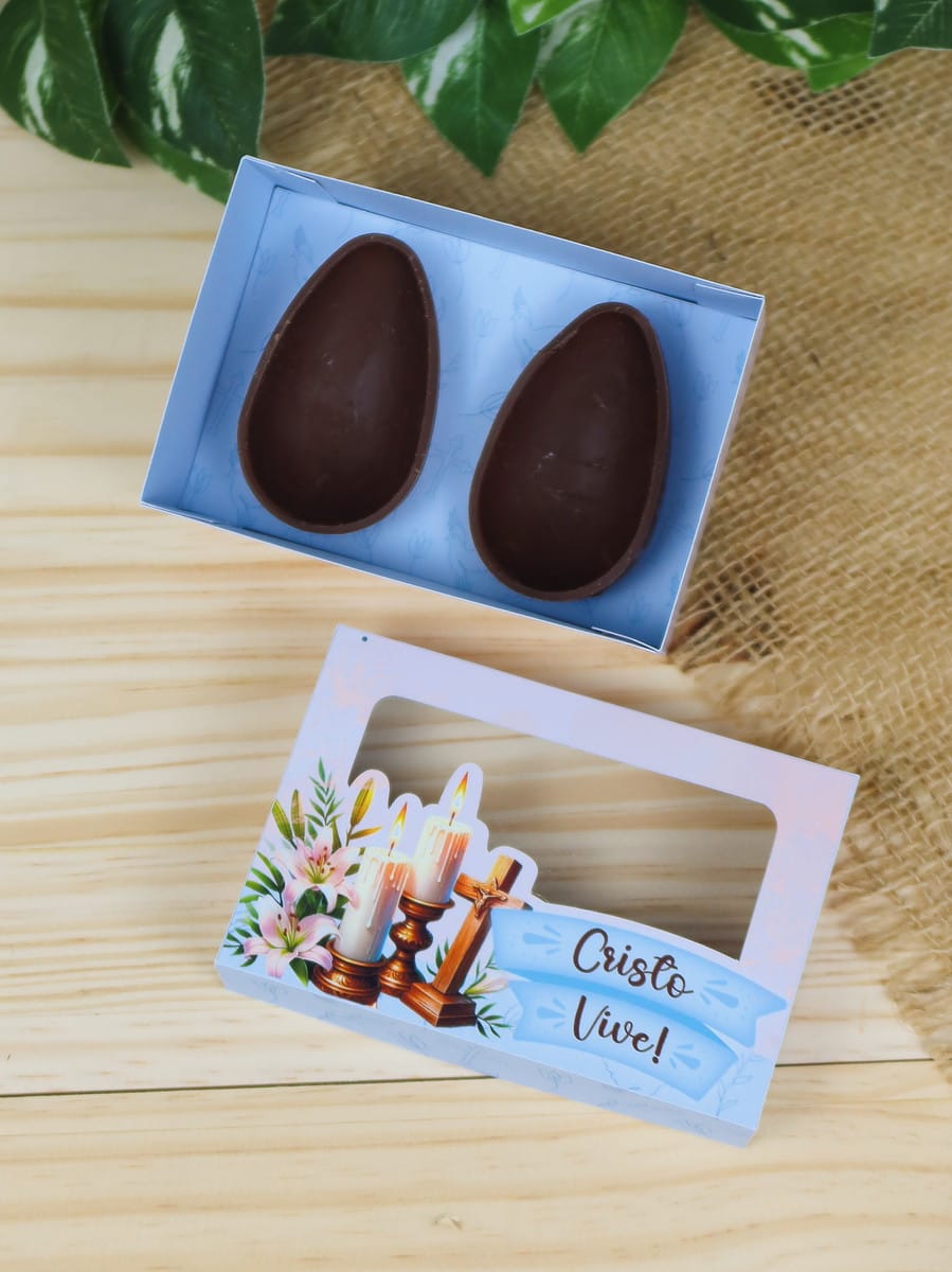 Kit Páscoa Religioso Studio para tags e lembrancinhas 2 Caixa aberta com dois ovos de chocolate e tampa decorada com velas e cruz