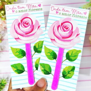 Arte digital de dois marcadores de página com rosa rosa, folhas verdes e frase.