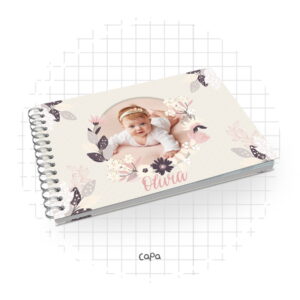 Livro de Batizado Digital Menina com Miolo de 80 Páginas 12 Design de capa digital com foto de bebê e arranjo floral.