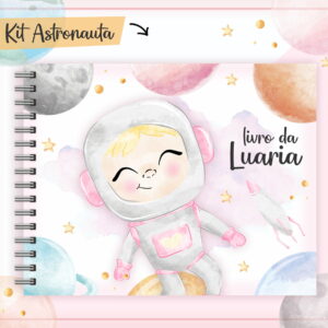 Arte digital de capa de caderno com astronauta infantil sorridente e tema espacial.