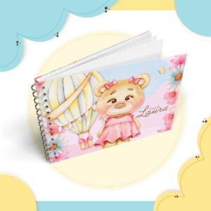 Arte digital para capa de livro com urso, balão, flores e texto personalizável.