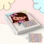 Kit Digital Diário Menina 162 Paginas PDF Personalizavel 9 Arte digital de capa de diário com menina sorridente e texto "Querido Diário".