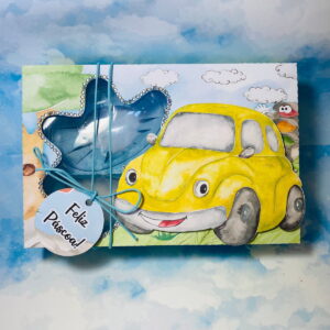 Design de Páscoa com carro amarelo, janela de coração e etiqueta 'Feliz Páscoa'.