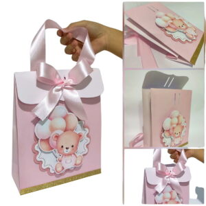 Arte digital rosa para sacola de presente com ursinho e balões.