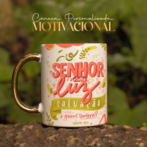 Design digital para caneca com frase bíblica e elementos decorativos coloridos.