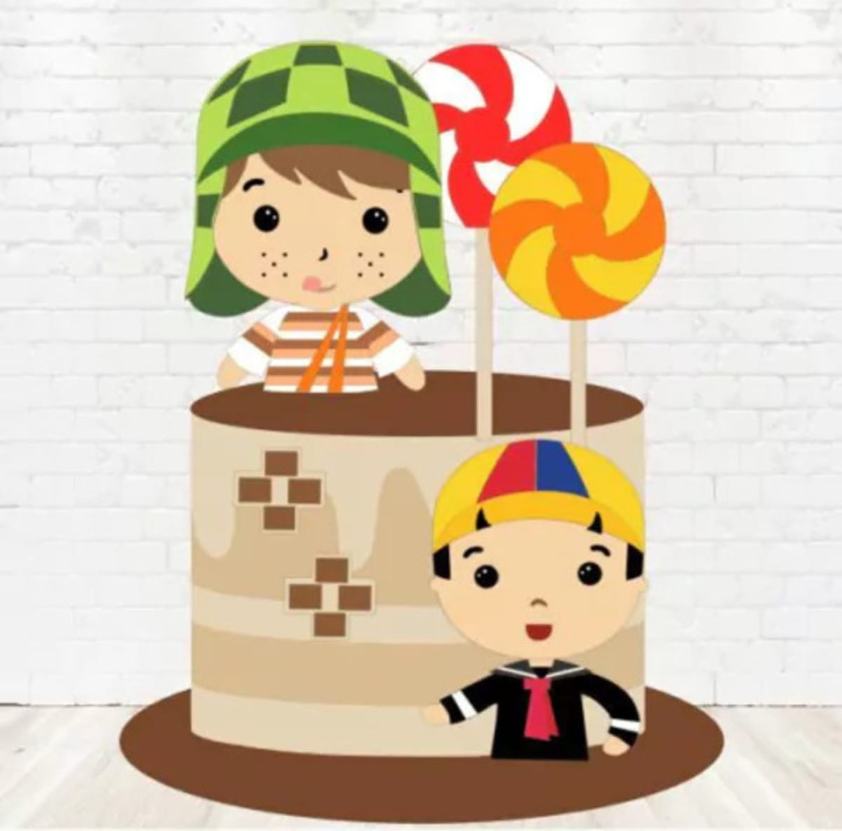 Topo de Bolo Chaves e Kiko Arquivo de Corte Studio 1 Topo de bolo decorativo com personagens infantis e pirulitos coloridos em fundo branco.